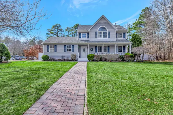 10 Tall Oaks Court, Manorville, NY 11949