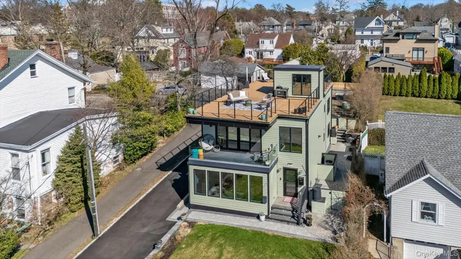 37 Carlton Avenue, Port Washington, NY 11050 - #2