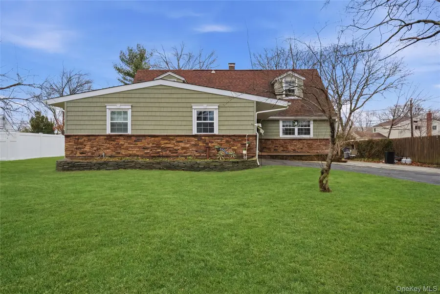 15 Newport Avenue, Selden, NY 11784 - #2