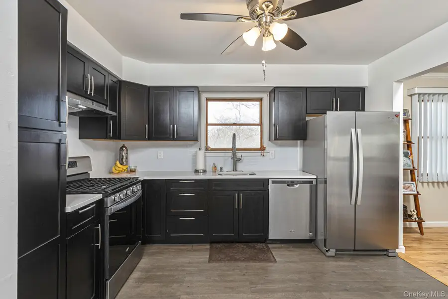 191 Hawthorne Street, Mastic, NY 11950 - #2