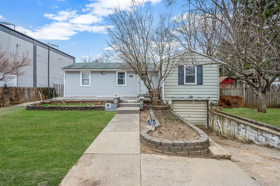 317 Centre Avenue, Lindenhurst, NY 11757 - #2