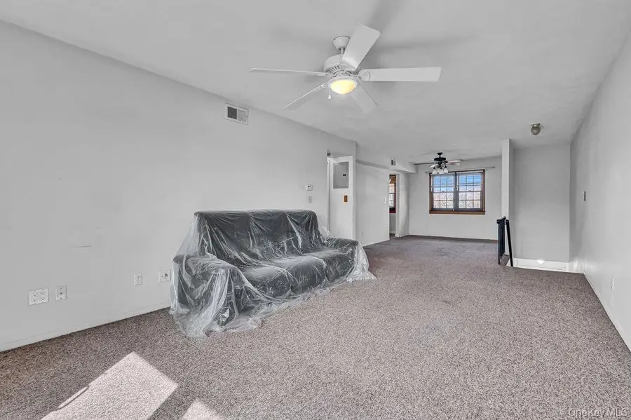 228 Mariners Way, Copiague, NY 11726 - #3