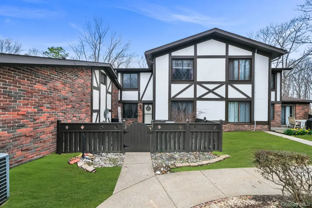 15 Birchwood Road, Medford, NY 11763 - #1