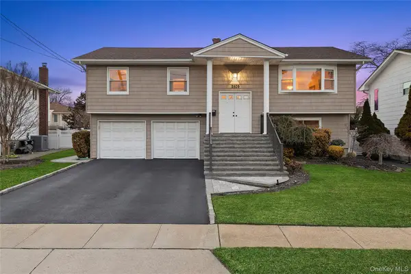 2509 Riviera Lane, Bellmore, NY 11710