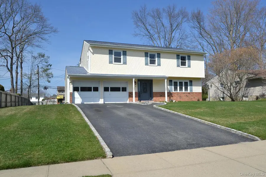 10 Maureen Drive, Hauppauge, NY 11788 - #2