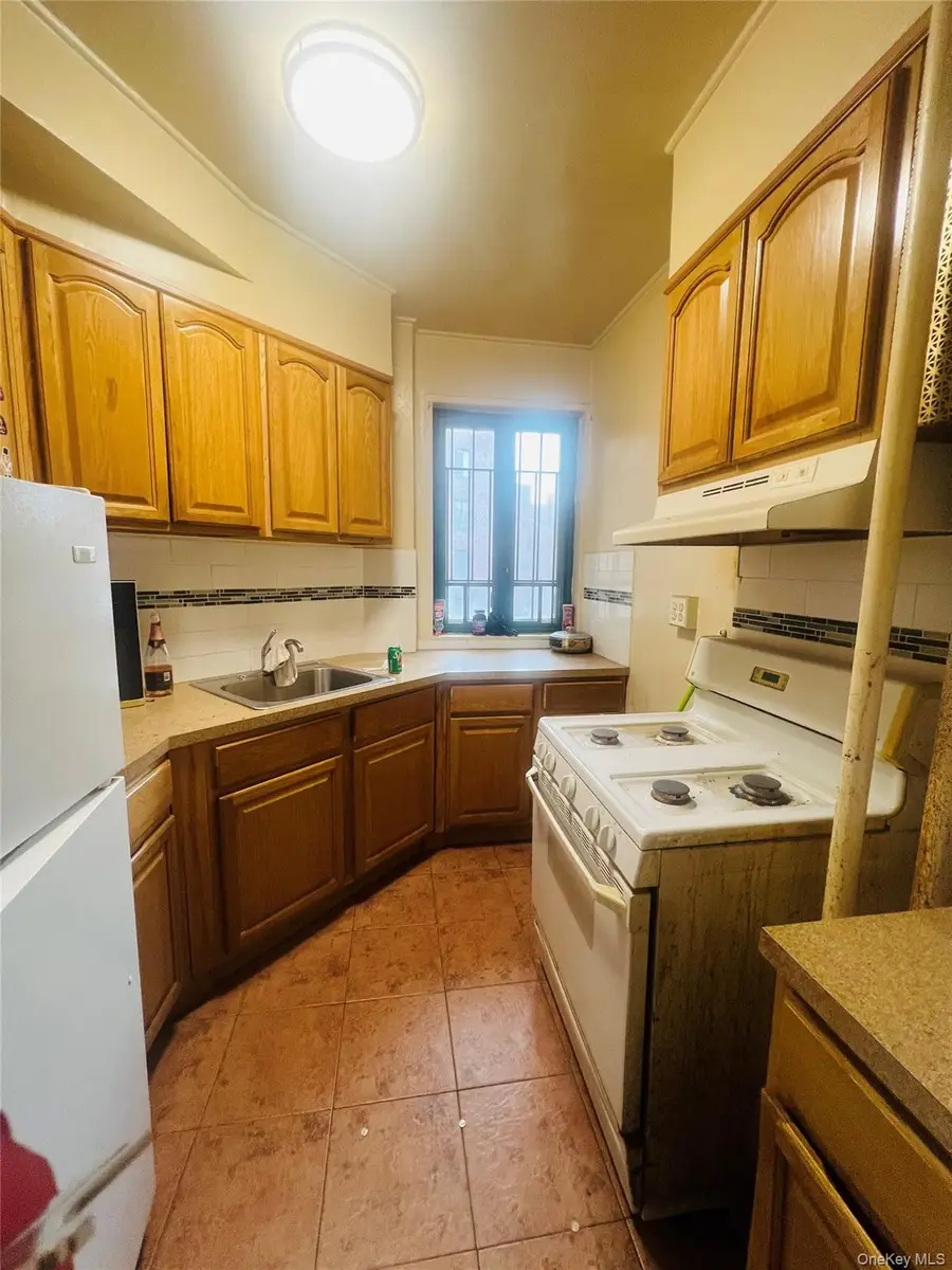 1651 Metropolitan Avenue #5E, Bronx, NY 10462 - #2