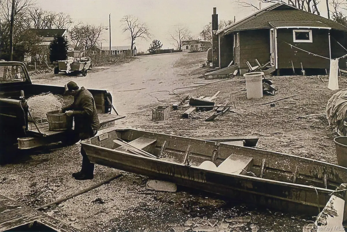 44 Cross Highway, Amagansett, NY 11930 - #1