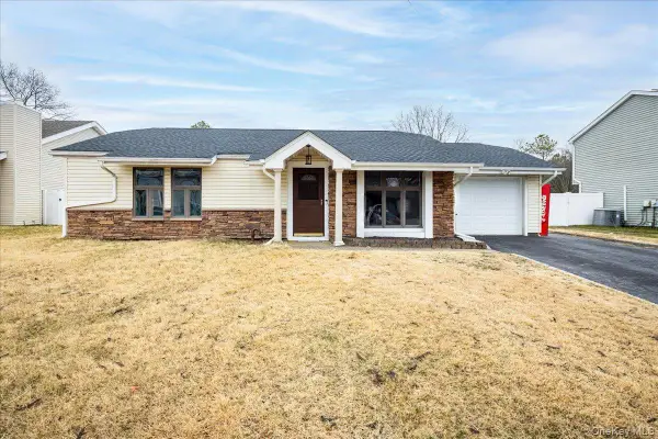 843 Greenbelt Parkway W, Holbrook, NY 11741
