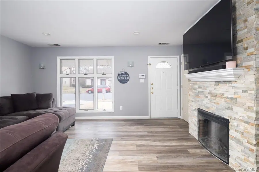 843 Greenbelt Parkway W, Holbrook, NY 11741 - #3