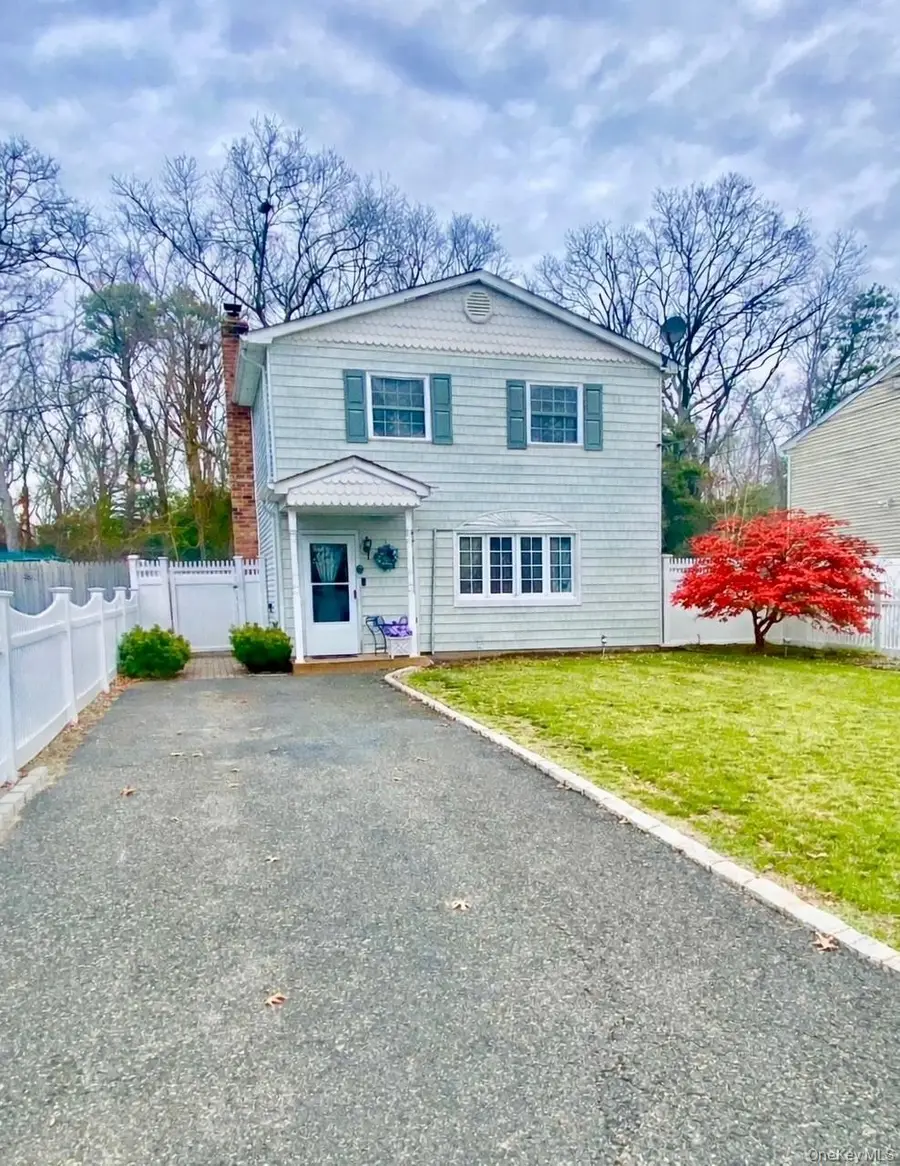 171 Pauline Street, Holbrook, NY 11741 - #2