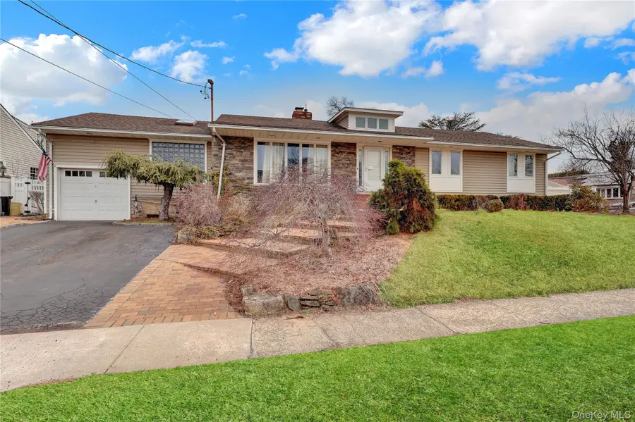 91 Laurel Drive, Massapequa Park, NY 11762 - #2