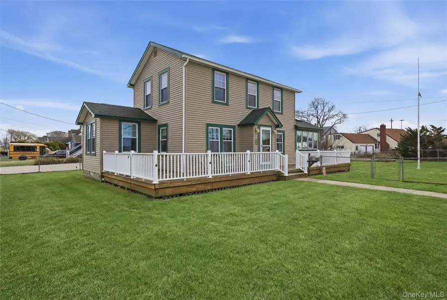 264 S Bayview Avenue, Amityville, NY 11701 - #3