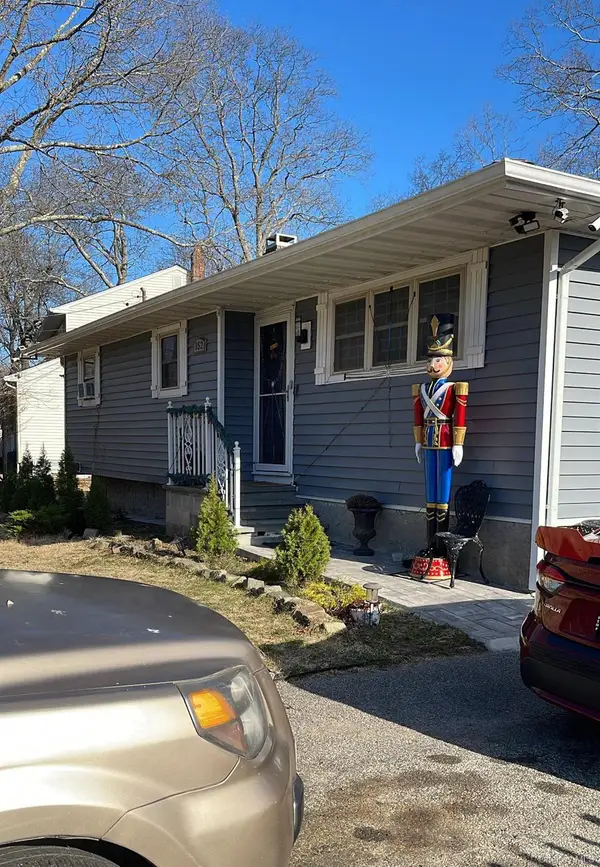 152 Dogwood Road, Mastic Beach, NY 11951