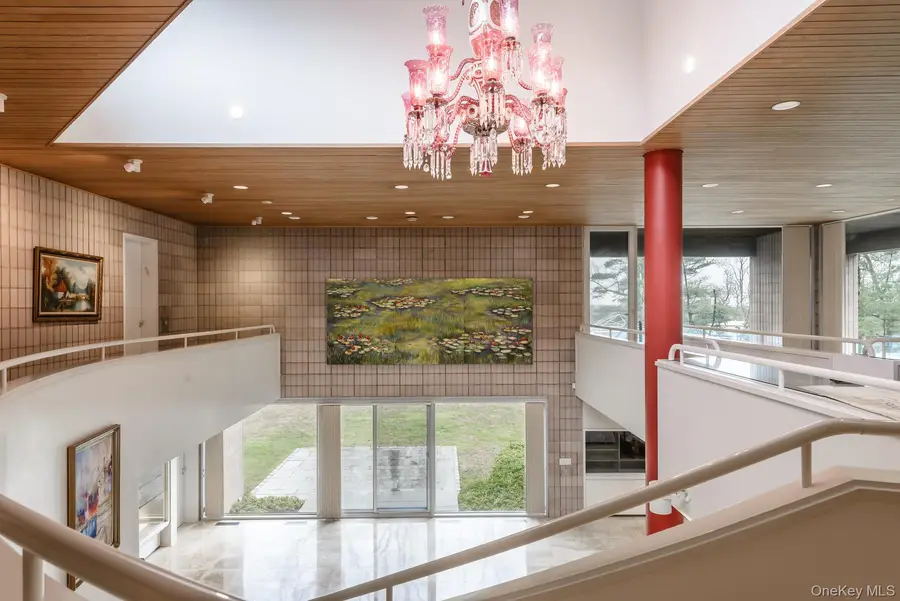 3 Paddock Court, Old Westbury, NY 11568 - #2