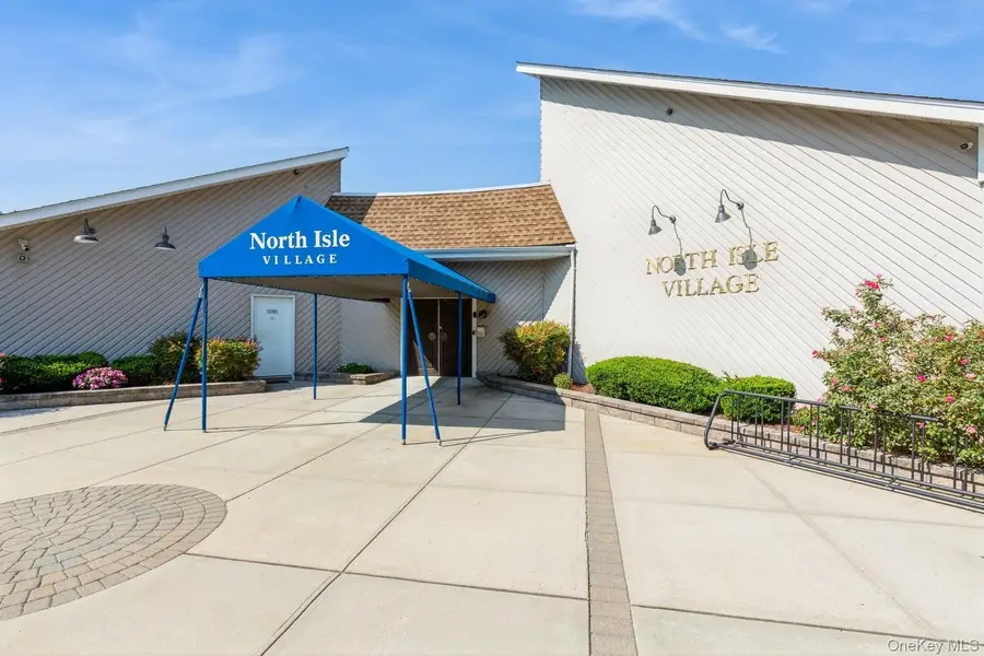 26 Redwood Court #R26, Coram, NY 11727 - #3