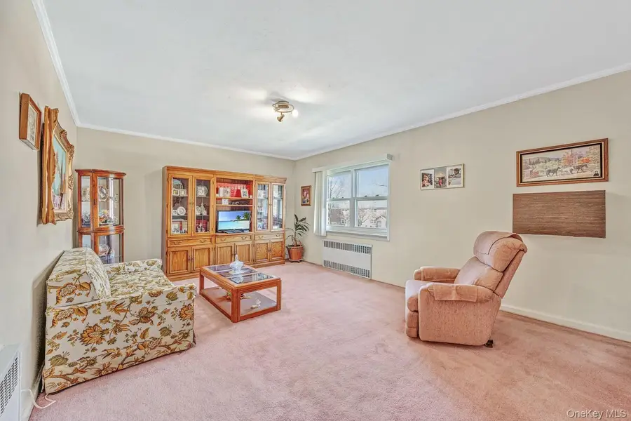 56-27B Utopia Parkway #1014, Fresh Meadows, NY 11365 - #2