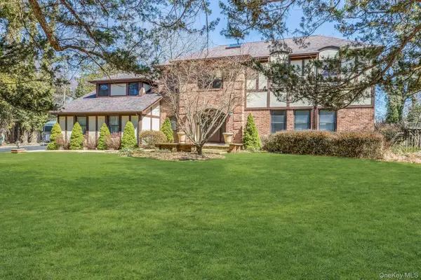 6 Ashleigh Drive, Saint James, NY 11780