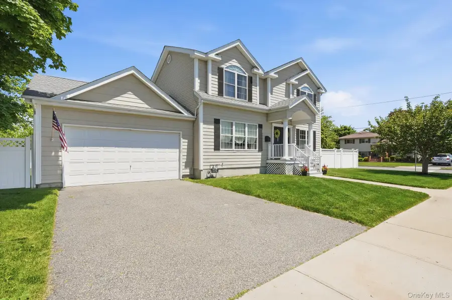 5 Butler Street, West Islip, NY 11795 - #2