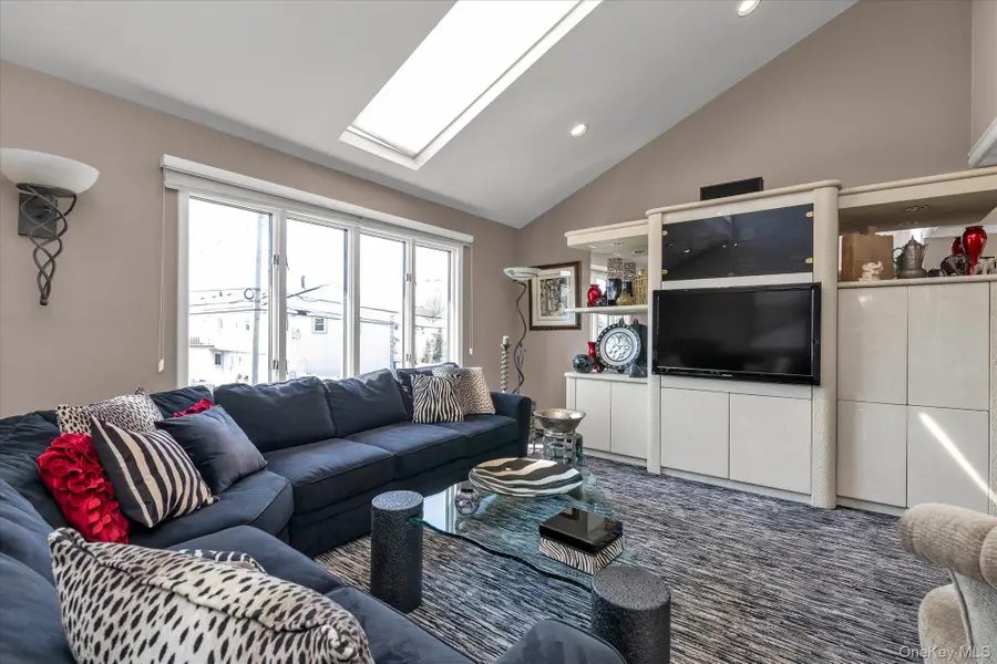 390 Silver Lane, Oceanside, NY 11572 - #2