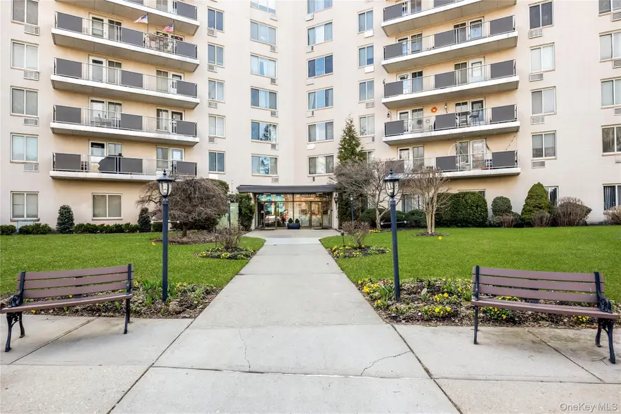 135 Post Avenue #1O, Westbury, NY 11590 - #2