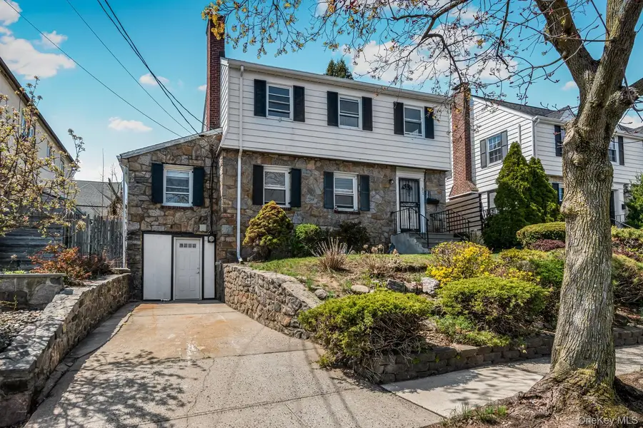 31 Emmett Place, Yonkers, NY 10703 - #2