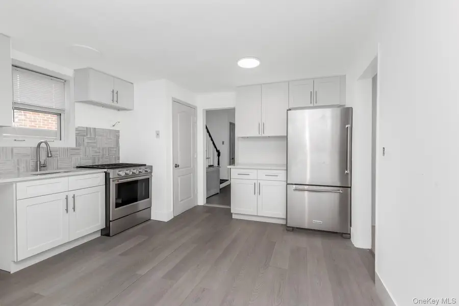 31 Emmett Place, Yonkers, NY 10703 - #3