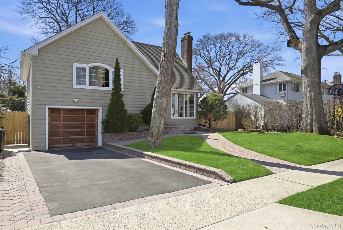 5 Hawthorne Avenue, Merrick, NY 11566 - #1