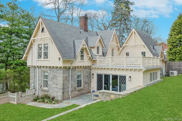 9 Strawberry Lane, Irvington, NY 10533