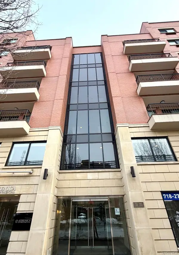 31-35 31st Street #516, Astoria, NY 11106