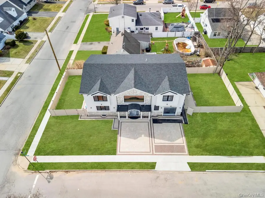 36 Jupiter Lane, Levittown, NY 11756 - #2