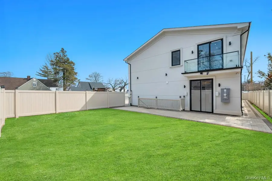 36 Jupiter Lane, Levittown, NY 11756 - #3