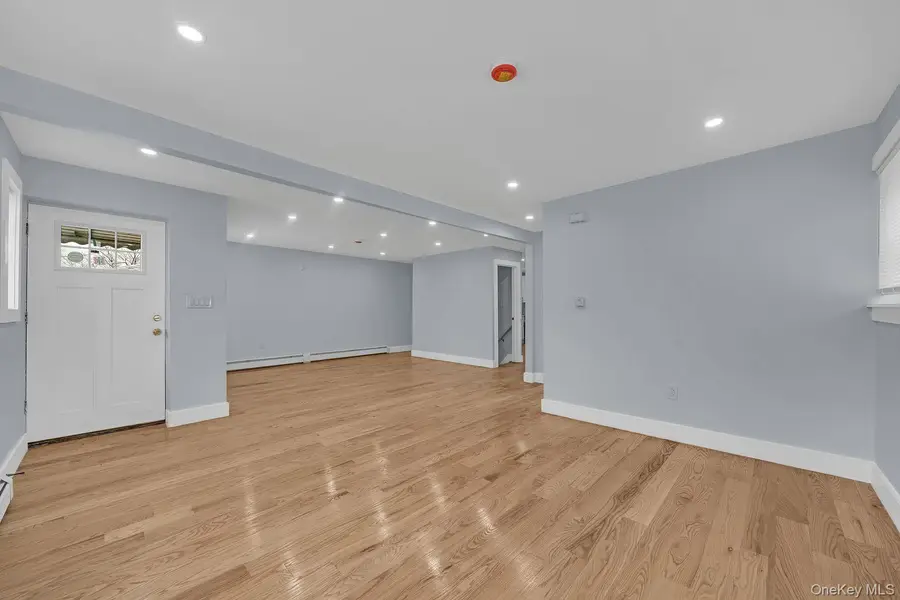 1616 Hammersley Avenue, Bronx, NY 10469 - #2