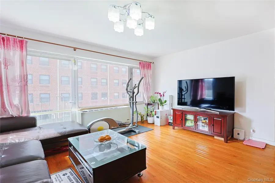 7128 163rd Street #2A, Fresh Meadows, NY 11365 - #3