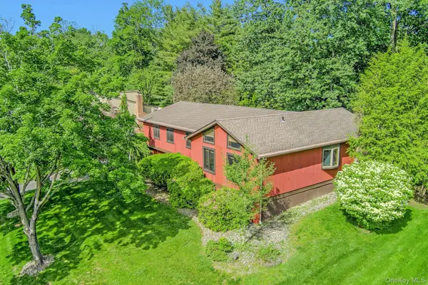 8 Sasson Terrace, Valley Cottage, NY 10989