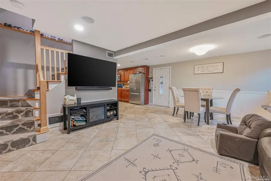 45 Jervis Avenue, Copiague, NY 11726 - #3