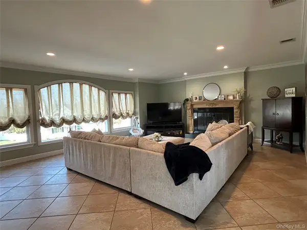 4 Vining Street, Centereach, NY 11720