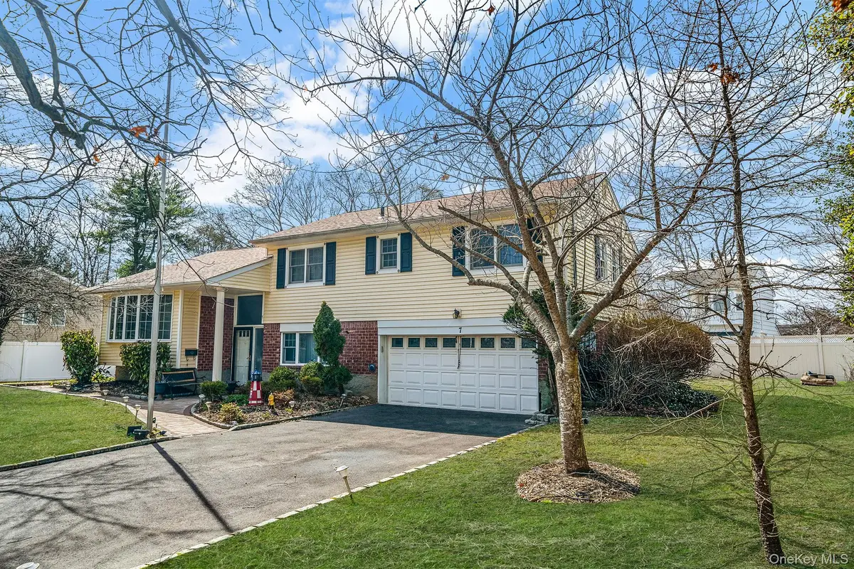 7 Osage Drive, Huntington Station, NY 11746 - #1