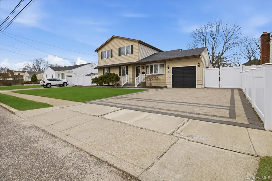 5 Wheeler Court, Deer Park, NY 11729 - #3