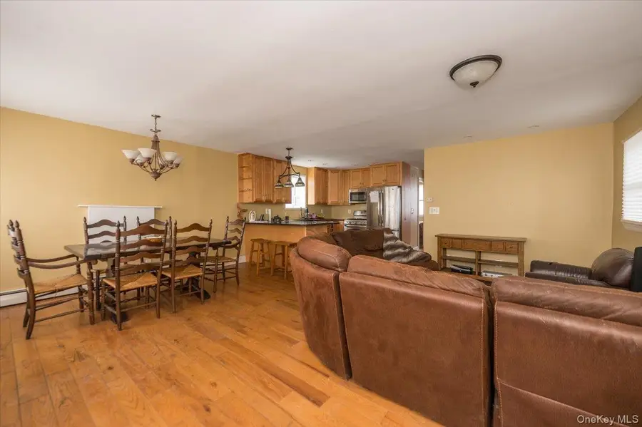 7 Poplar Avenue #7, Bronx, NY 10465 - #3