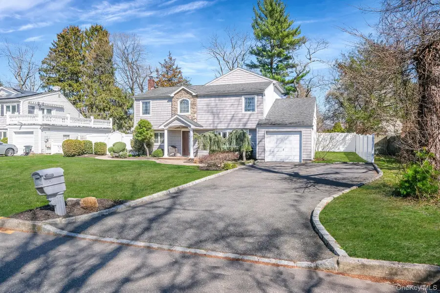 43 Hallock Avenue, Smithtown, NY 11787 - #3