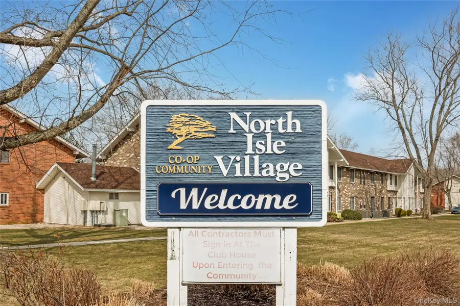 8 Cheyenne Court #8, Coram, NY 11727 - #3