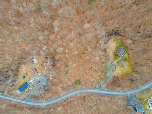 100 Lewis Lane, Wallkill, NY 12589