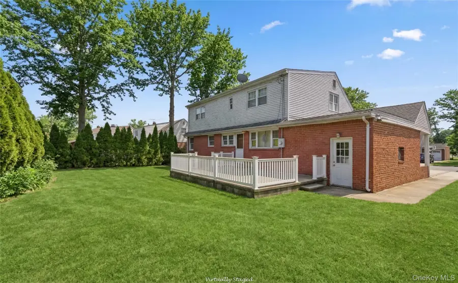 119 Woodoak Drive, Westbury, NY 11590 - #3