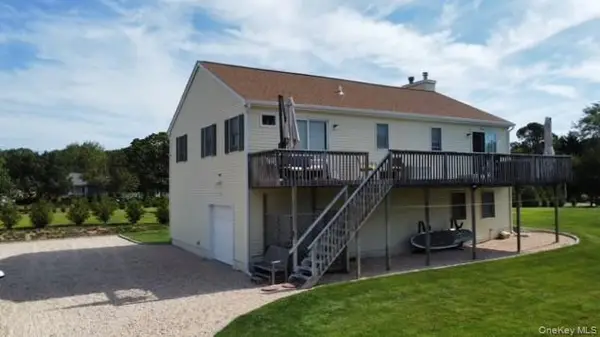 7 Corwin Lane, Hampton Bays, NY 11946