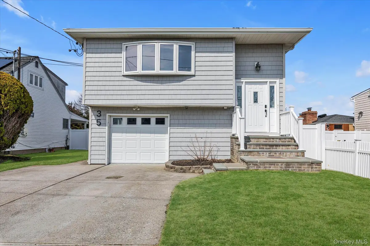 35 Lee Avenue, Babylon, NY 11702 - #1
