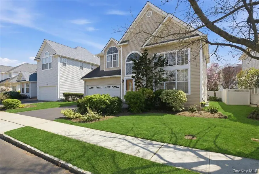 112 Cranberry Court, Melville, NY 11747 - #2