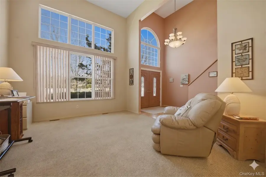 112 Cranberry Court, Melville, NY 11747 - #3