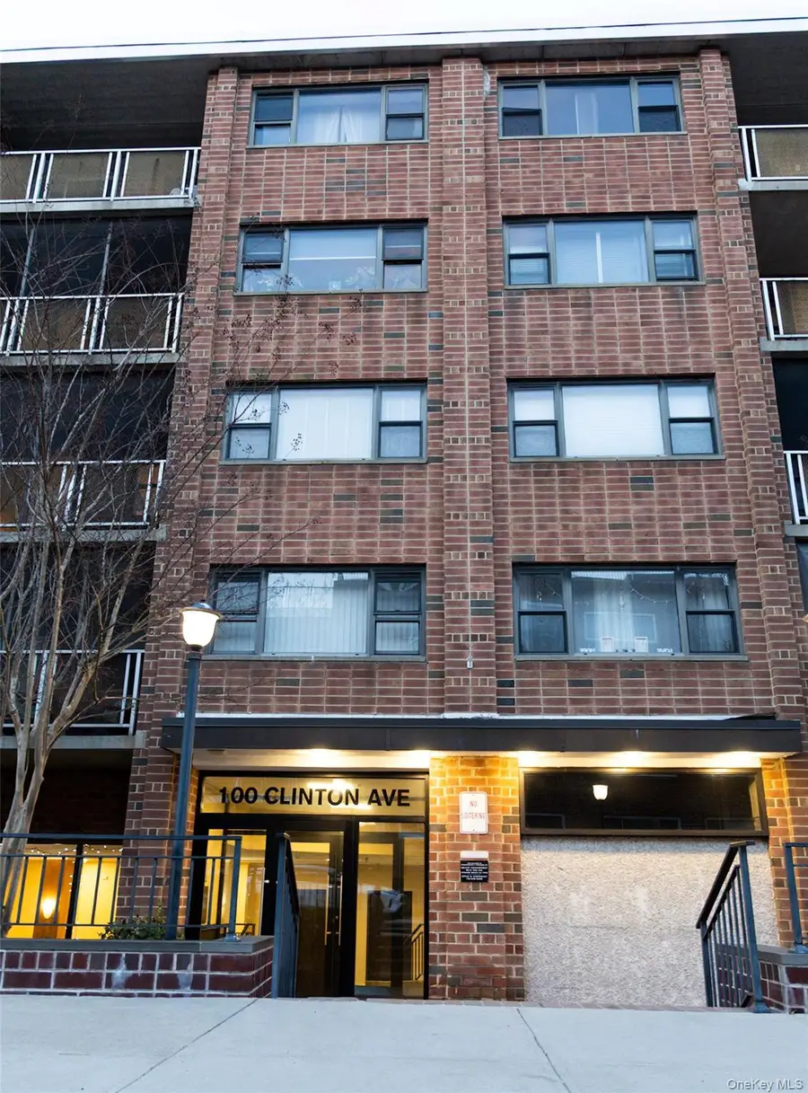 100 Clinton Avenue #2E, Mineola, NY 11504 - #2