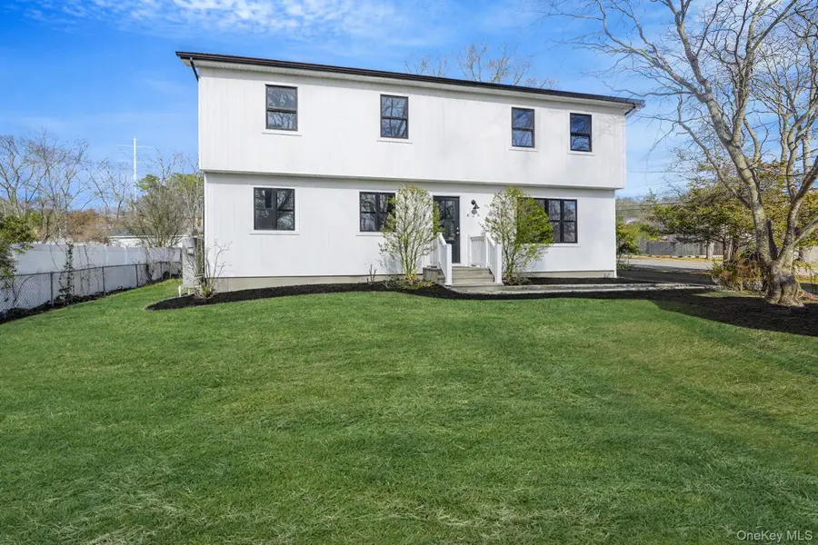 426 Lucerne Avenue, Shirley, NY 11967 - #2