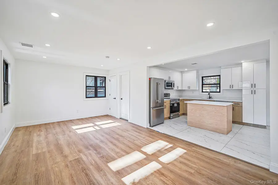 426 Lucerne Avenue, Shirley, NY 11967 - #3